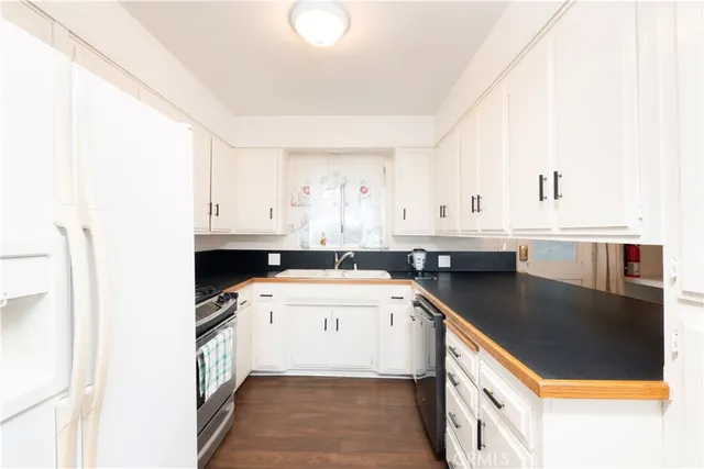 two different pictures of a room