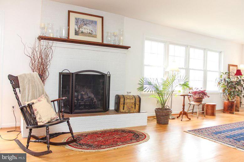 45188 St Cuthbert Farm Road Hollywood, MD 20636 - Photo 11 of 26 Living Room