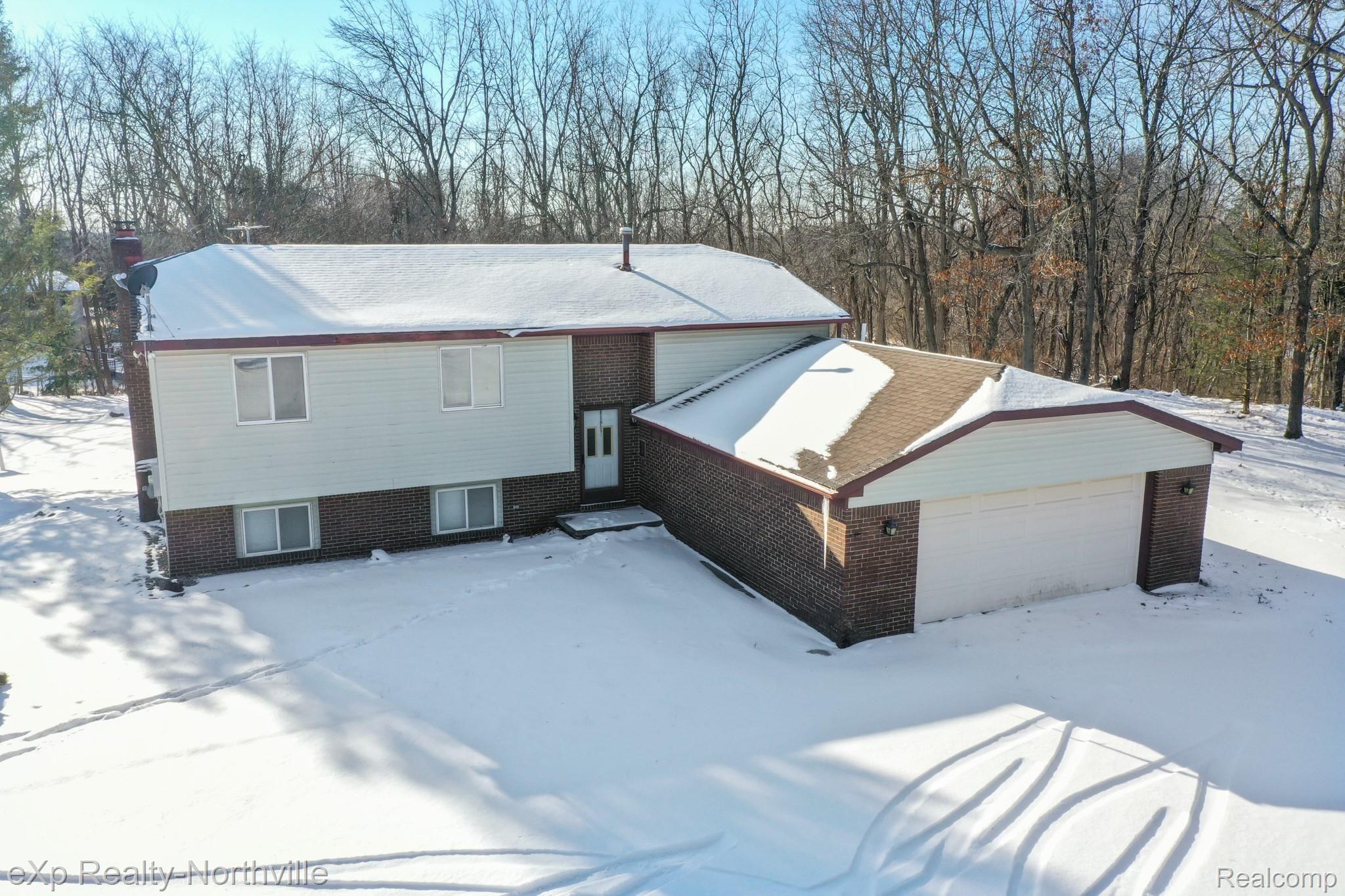 9680 Rattalee Lake Road Clarkston, MI 48348 - Photo 15 of 60 DJI_0500.jpg