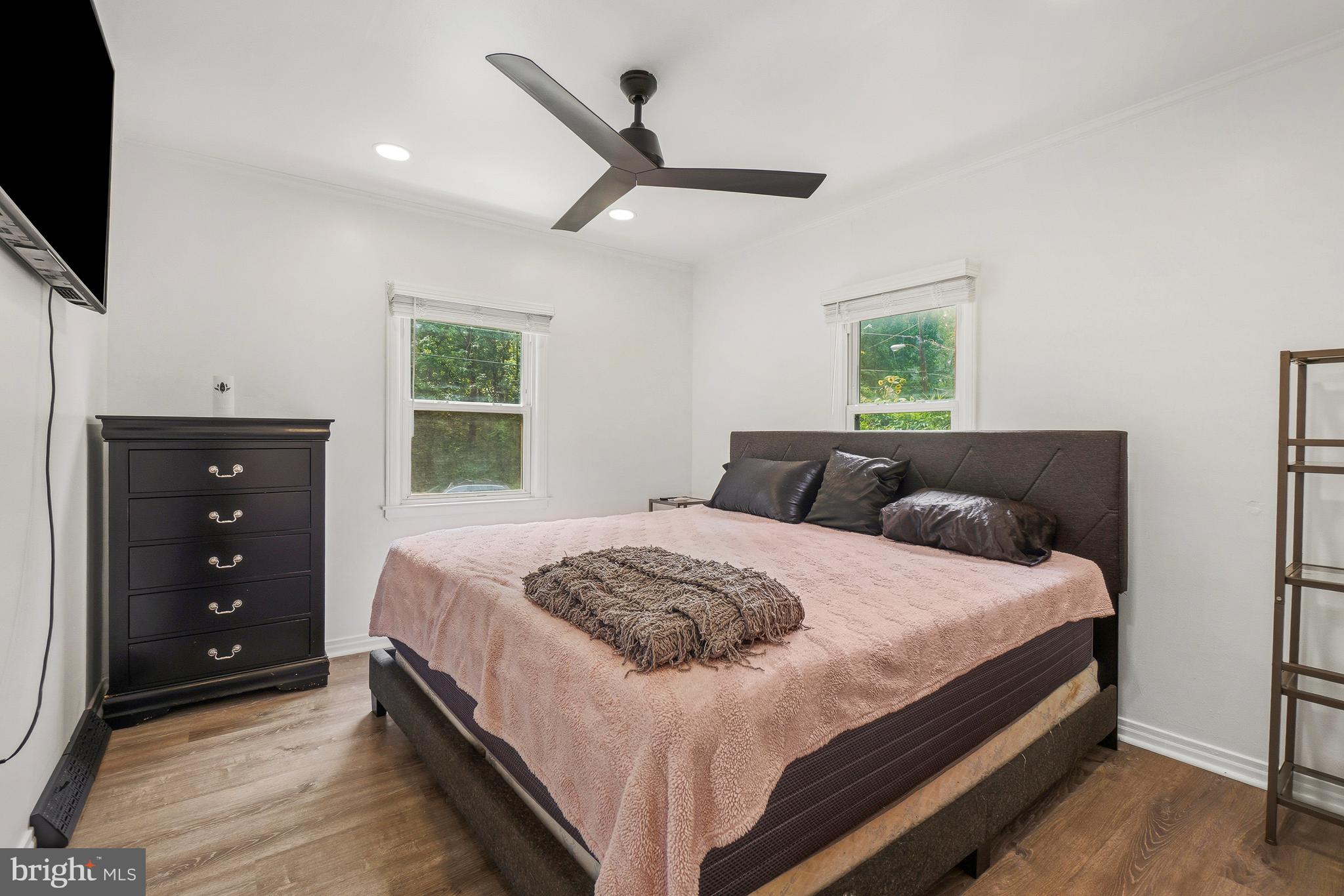 4313 Ivy Glen Road Silver Spring, MD 20906 - Photo 15 of 33 Owner's bedroom!