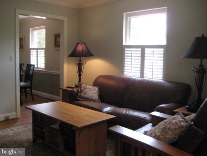 5316 Ventnor Road Bethesda, MD 20816 - Photo 8 of 28 Living Room
