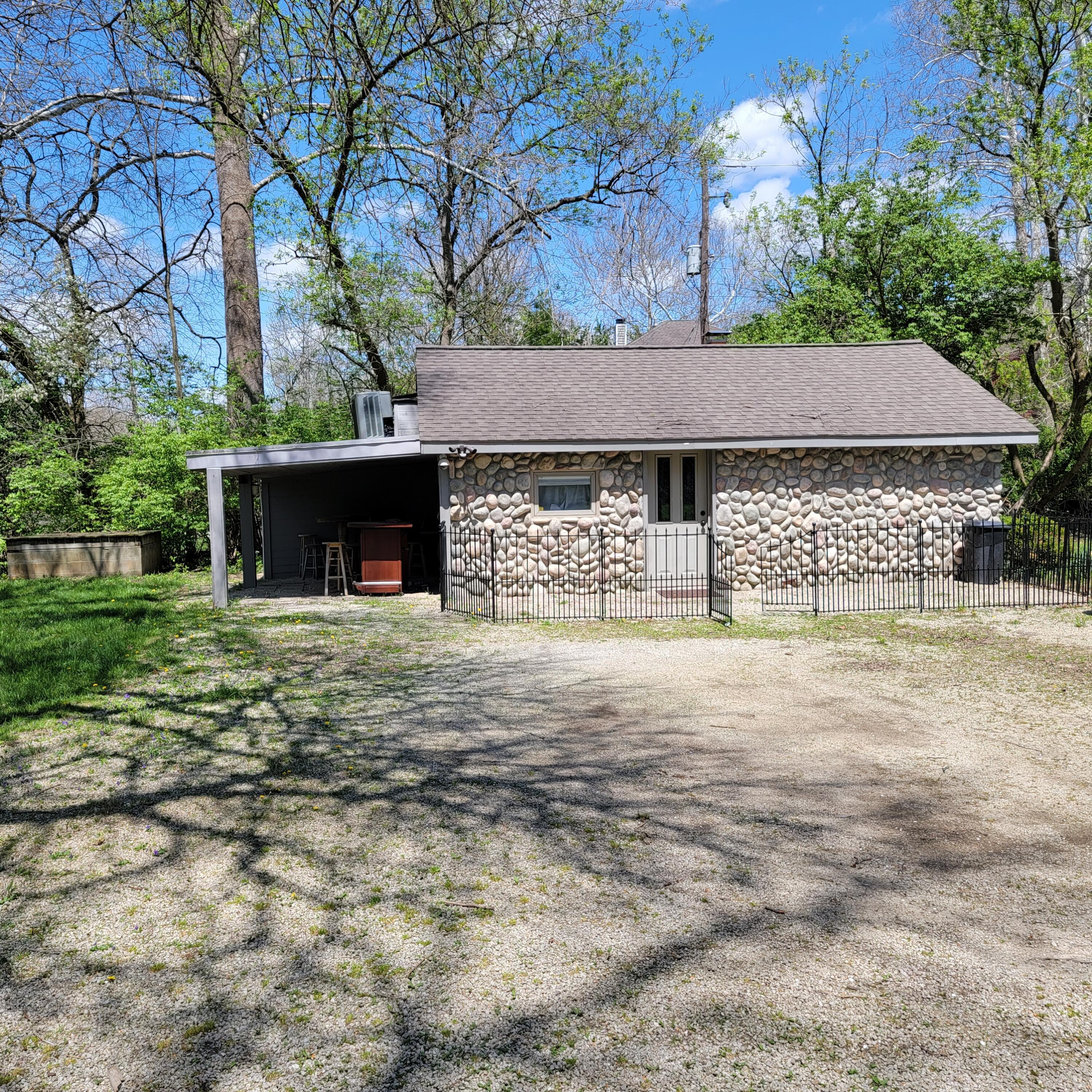 10558 Riverside Drive Powell, OH 43065 - Photo 3 of 17 20220502_131233