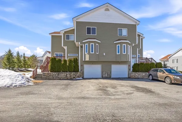 $725,000 | 4 John Hancock Drive, Unit 4, Ashland, MA 01721