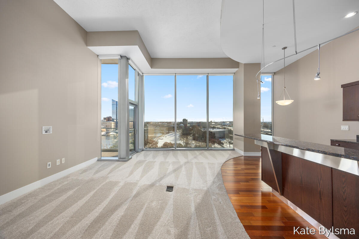 335 Bridge Street Northwest, Unit 602 Grand Rapids, MI 49504 - Photo 11 of 35 Living Room
