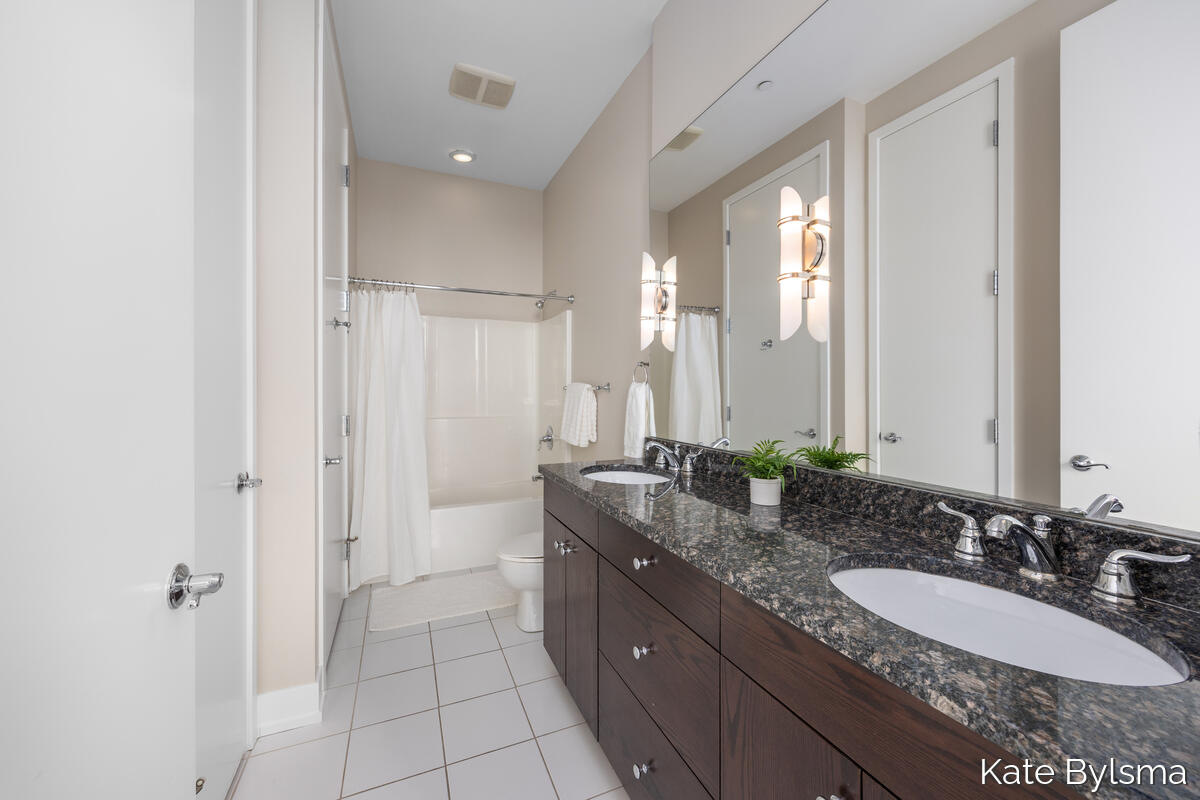 335 Bridge Street Northwest, Unit 602 Grand Rapids, MI 49504 - Photo 25 of 35 Primary Bath