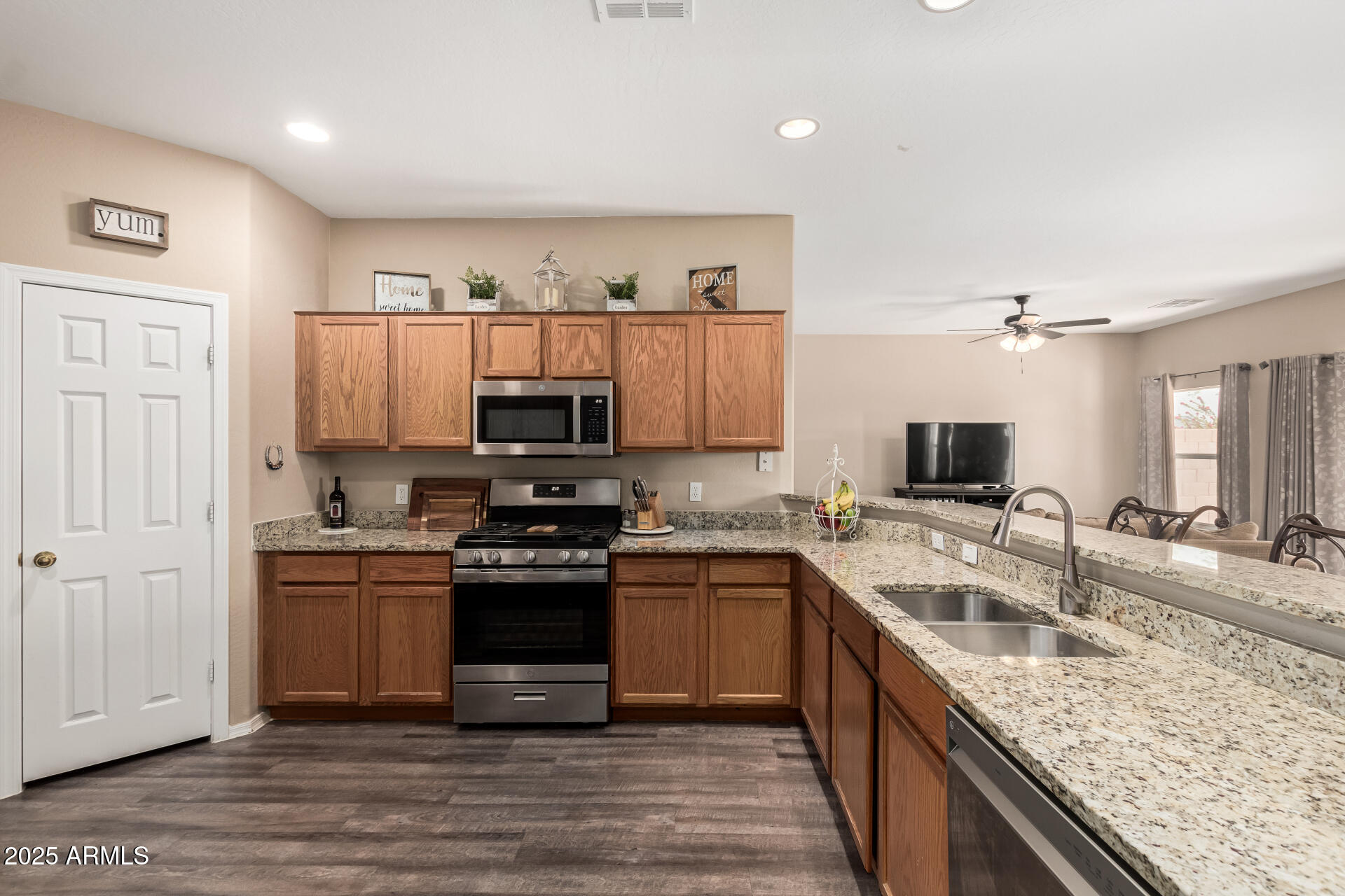 15829 West Boca Raton Road Surprise, AZ 85379 - Photo 14 of 32 17 Boca