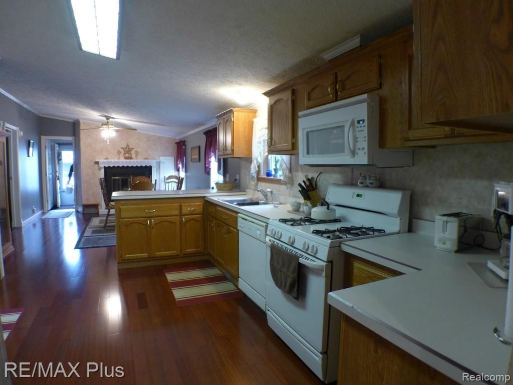 5710 Sheridan Road Vassar, MI 48768 - Photo 3 of 17 P1010150.jpg
