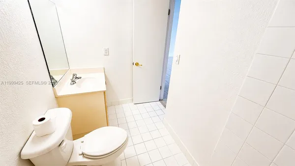 $2,300 | 4255 North University Drive, Unit 308, Sunrise, FL 33351