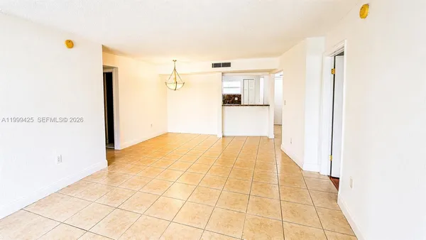 $2,300 | 4255 North University Drive, Unit 308, Sunrise, FL 33351