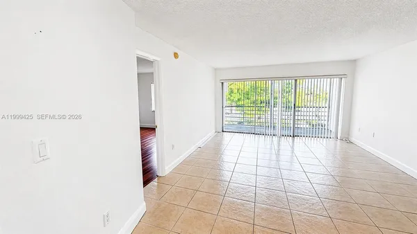 $2,300 | 4255 North University Drive, Unit 308, Sunrise, FL 33351