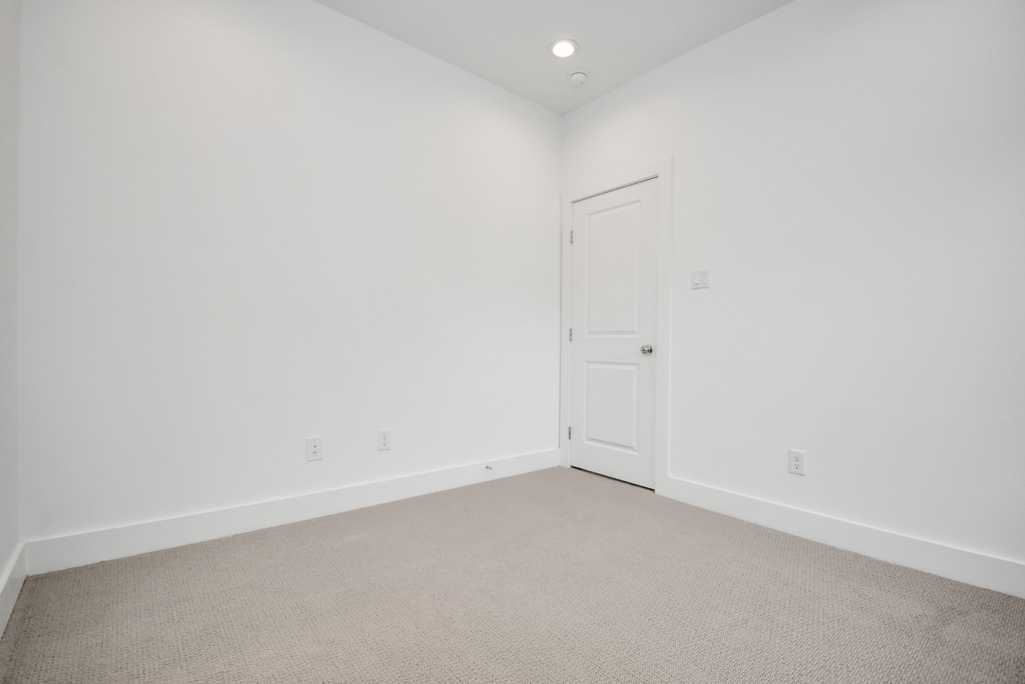 420 Janisch Road, Unit B Houston, TX 77018 - Photo 4 of 24 an empty room with a empty space
