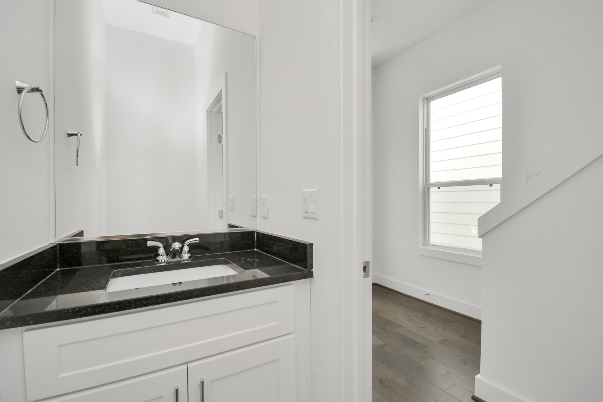 420 Janisch Road, Unit B Houston, TX 77018 - Photo 8 of 24 a bathroom with a sink and a window