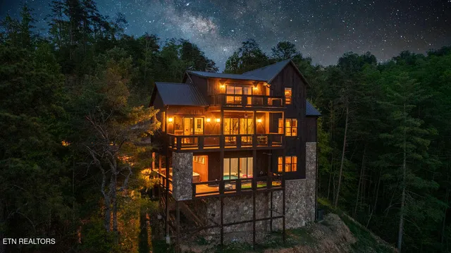 $1,600,000 | 5033 Long Rifle Road, Walland, TN 37886