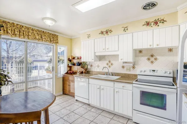 $459,500 | 7453 West Cedar Circle, Lakewood, CO 80226