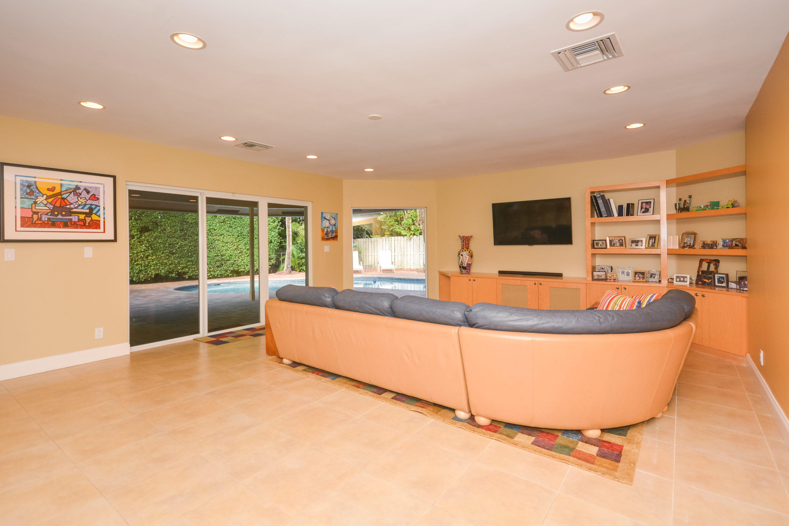 3815 Kings Way Boca Raton, FL 33434 - Photo 12 of 45 Family Room