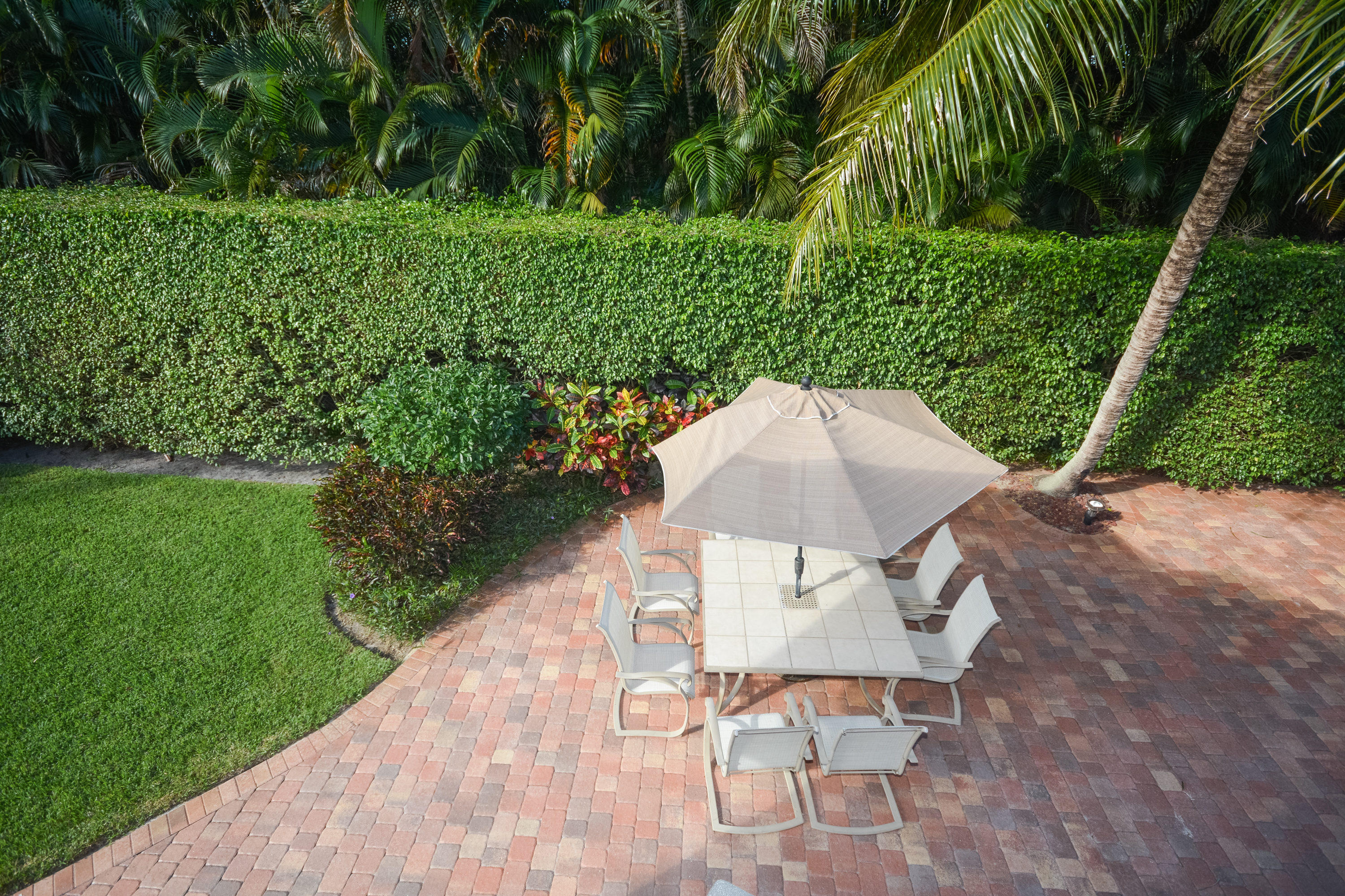 3815 Kings Way Boca Raton, FL 33434 - Photo 23 of 45 Patio/Backyard