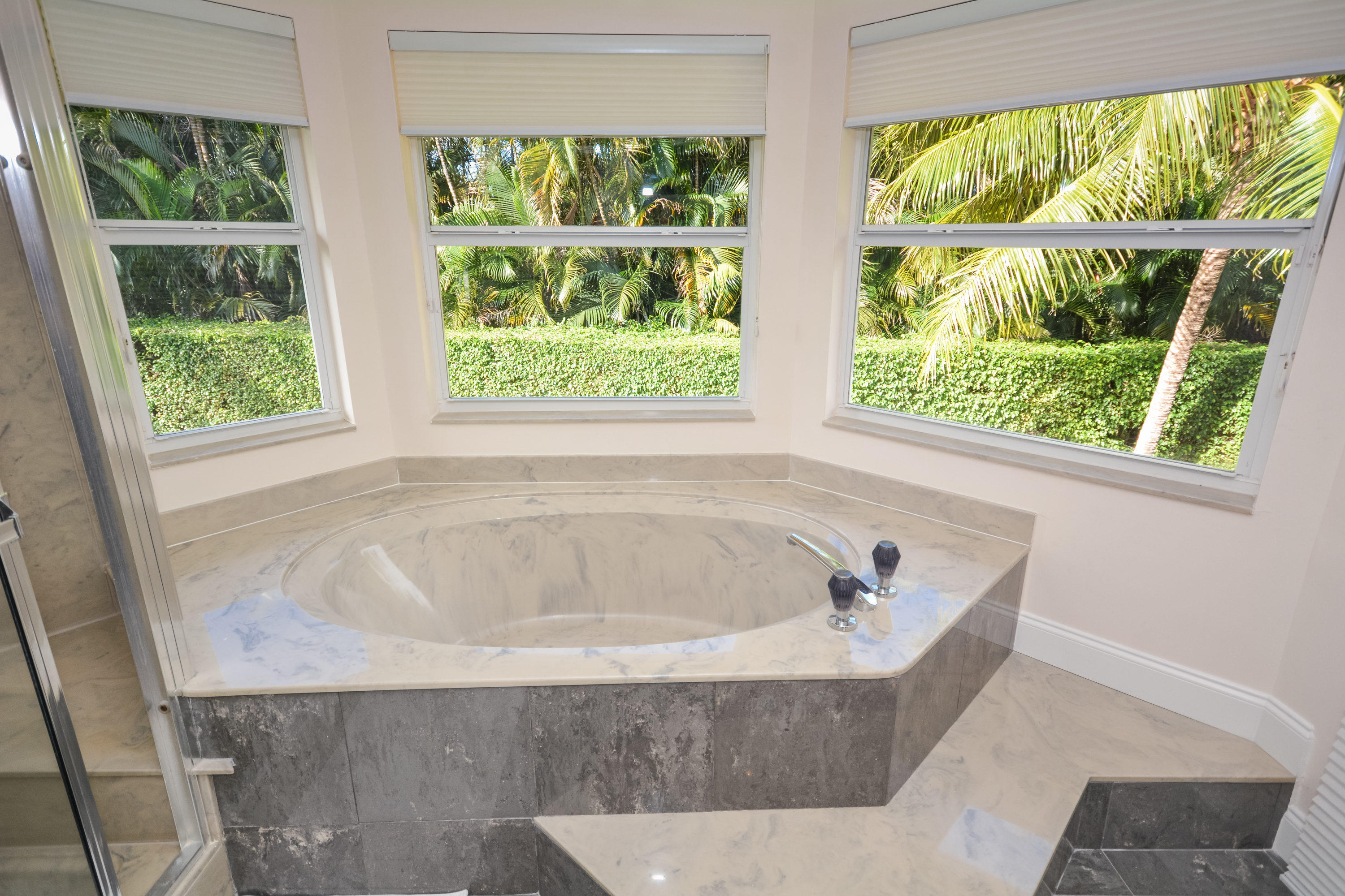 3815 Kings Way Boca Raton, FL 33434 - Photo 27 of 45 Master Bathroom