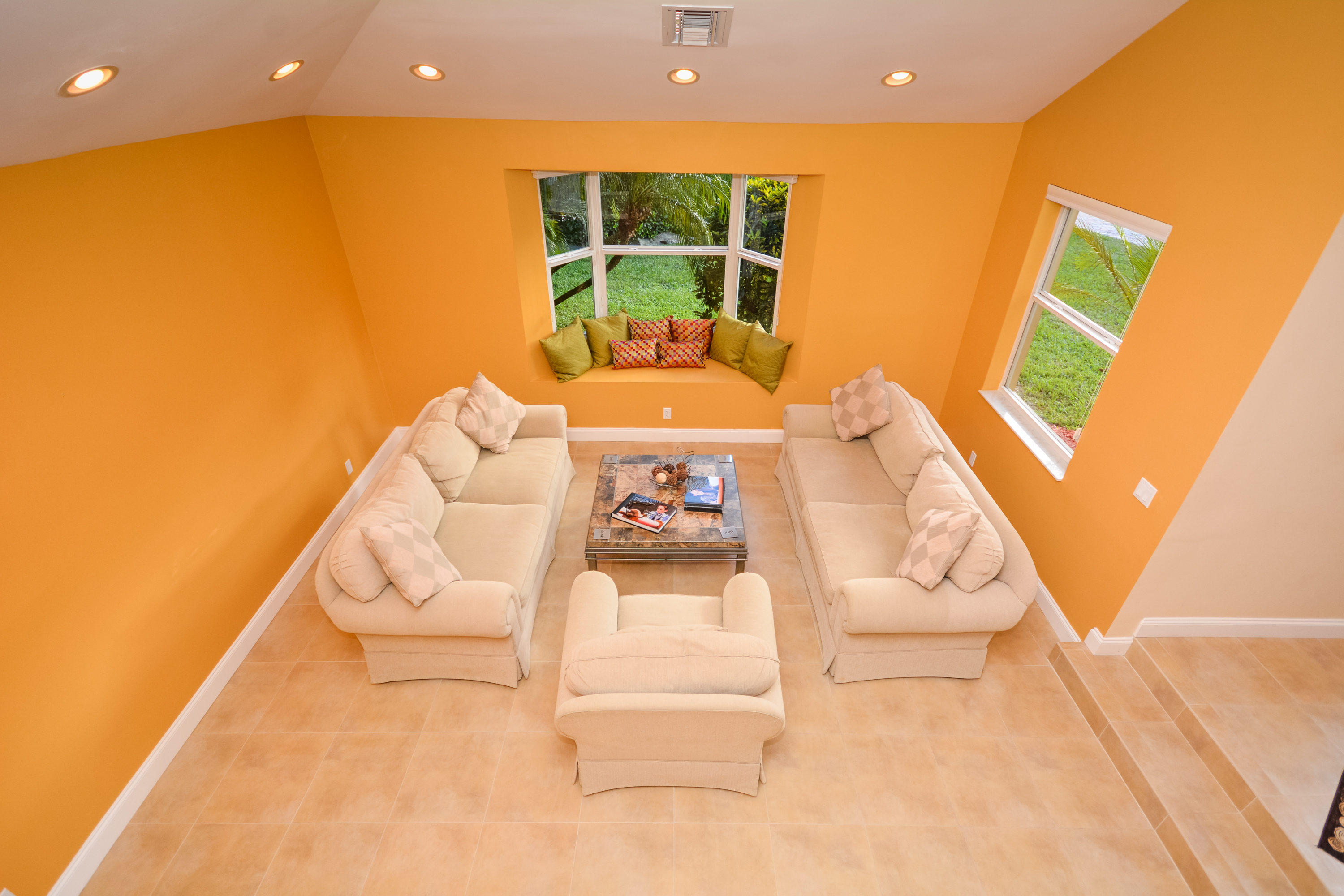3815 Kings Way Boca Raton, FL 33434 - Photo 3 of 45 Living Room