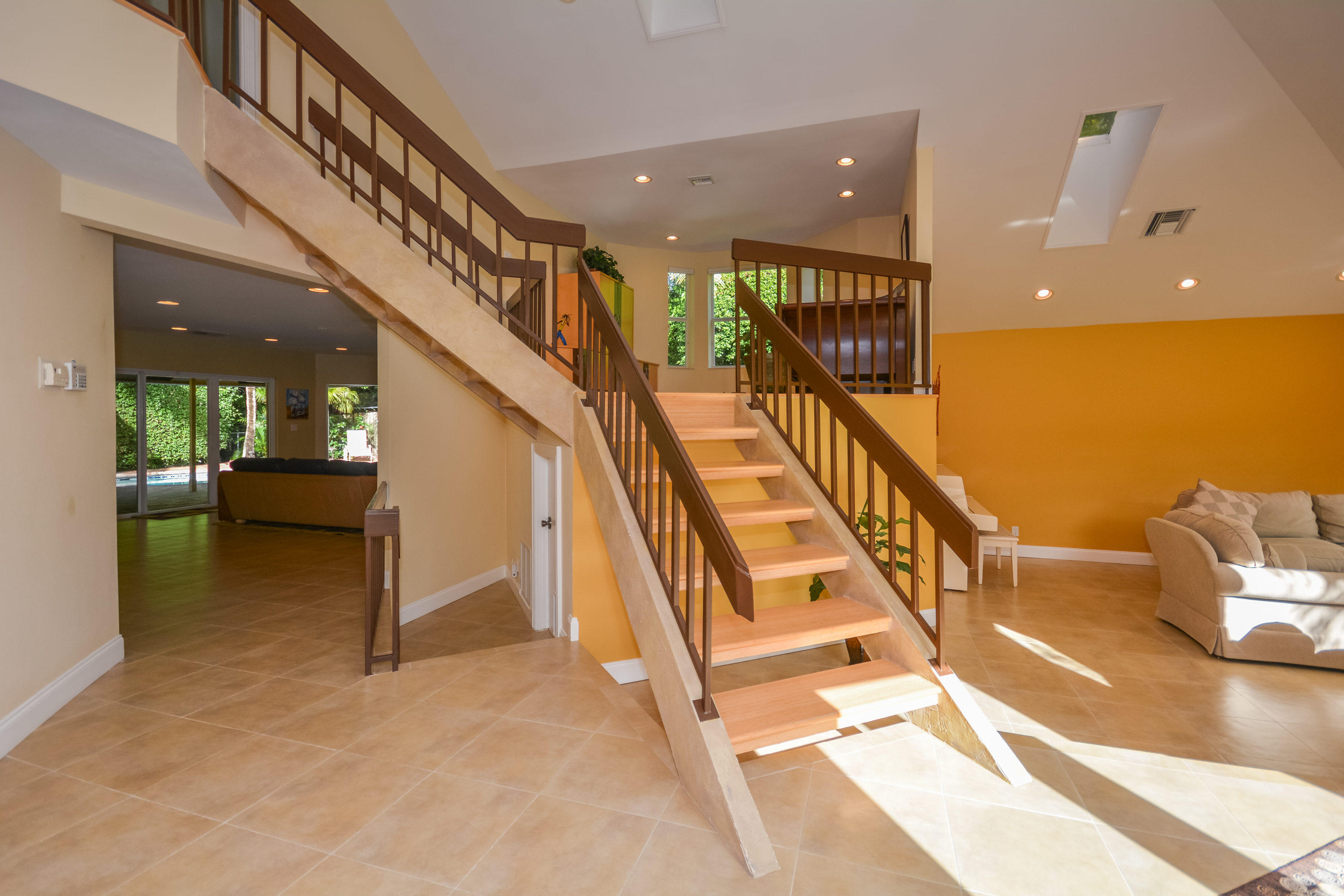 3815 Kings Way Boca Raton, FL 33434 - Photo 5 of 45 Staircase