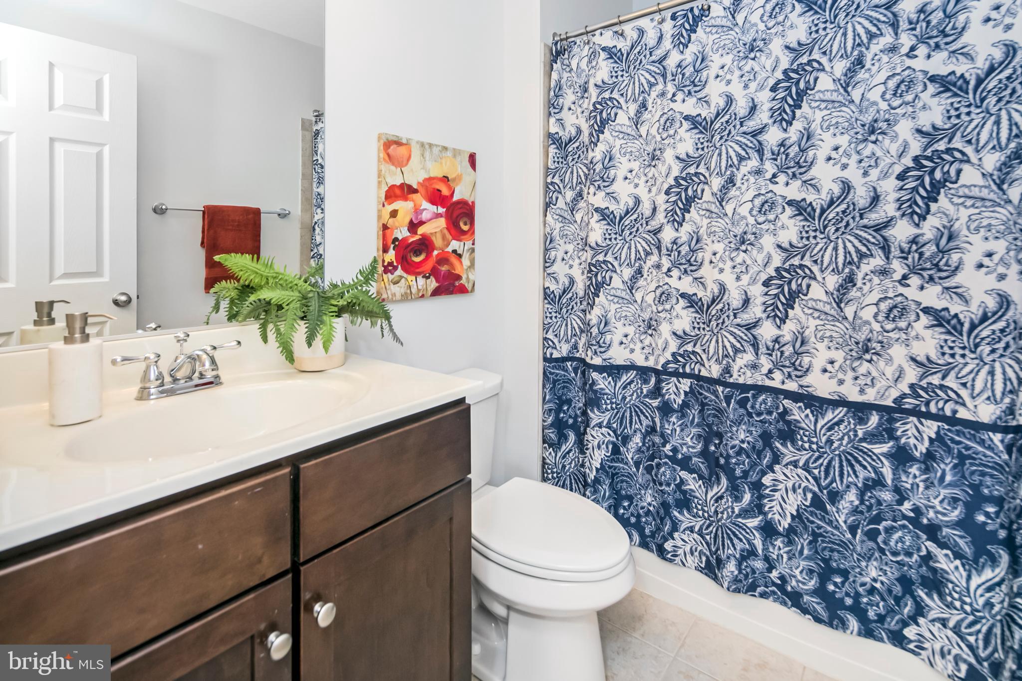 717 Holden Road Frederick, MD 21701 - Photo 5 of 40 Main level bathroom!