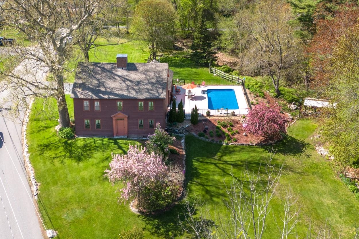 8 Miltimore Road Derry, NH 03038 - Photo 1 of 40