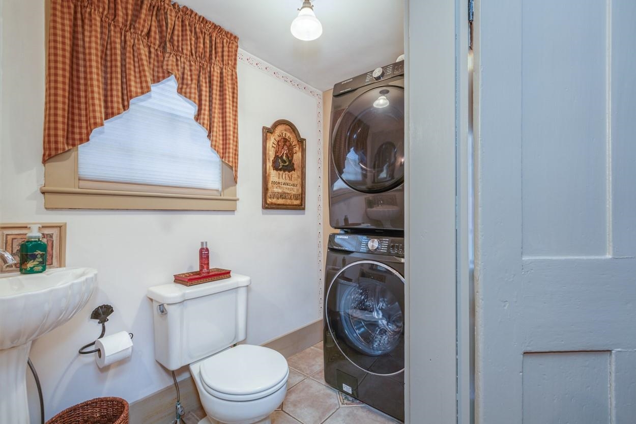 8 Miltimore Road Derry, NH 03038 - Photo 11 of 40