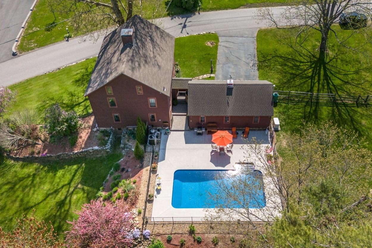 8 Miltimore Road Derry, NH 03038 - Photo 13 of 40