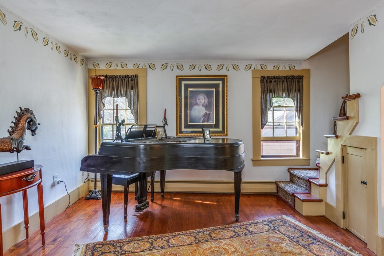 8 Miltimore Road Derry, NH 03038 - Photo 14 of 40