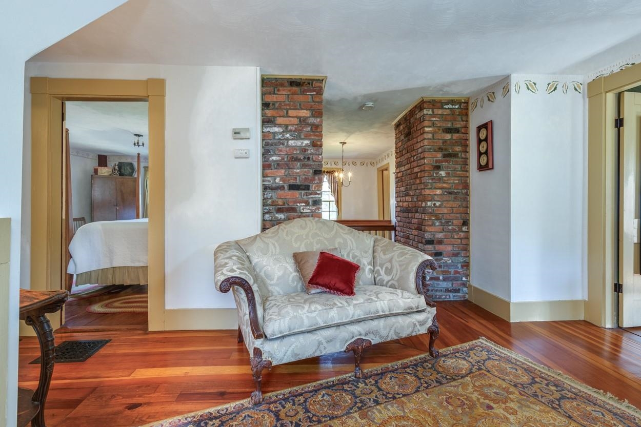 8 Miltimore Road Derry, NH 03038 - Photo 15 of 40