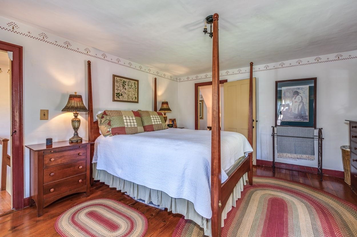 8 Miltimore Road Derry, NH 03038 - Photo 17 of 40