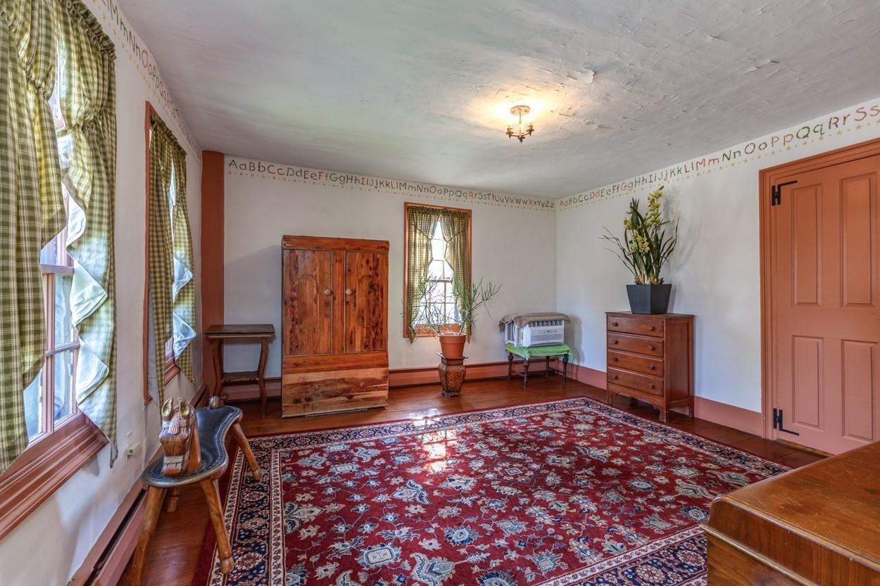 8 Miltimore Road Derry, NH 03038 - Photo 20 of 40