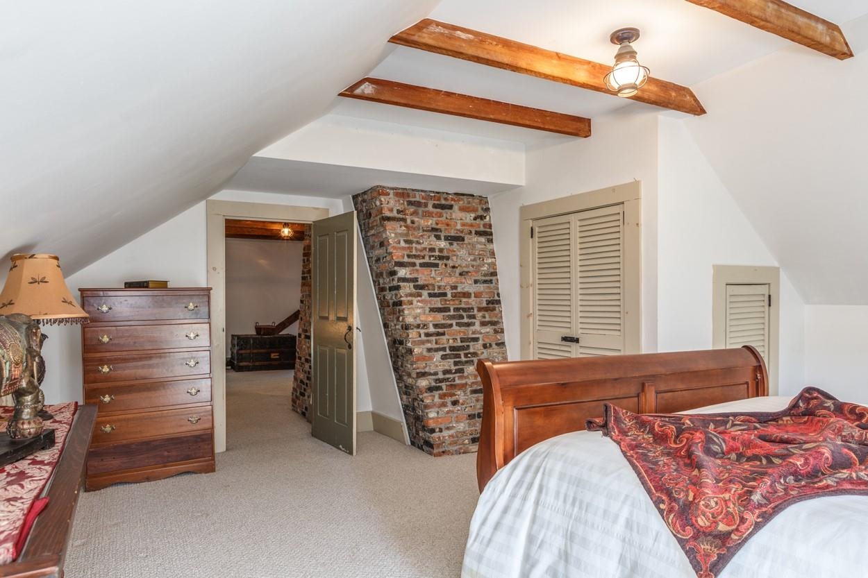 8 Miltimore Road Derry, NH 03038 - Photo 23 of 40