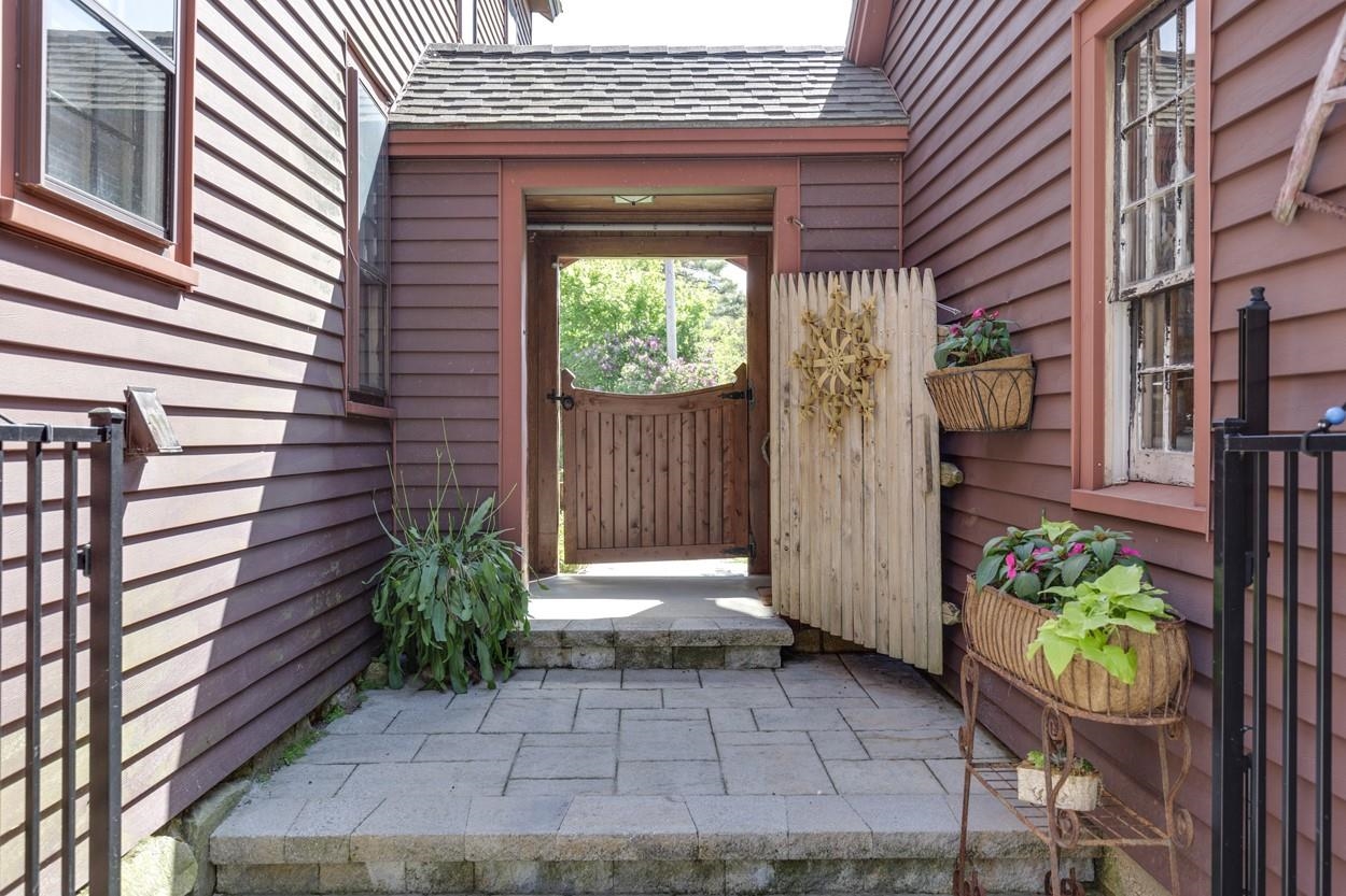 8 Miltimore Road Derry, NH 03038 - Photo 26 of 40