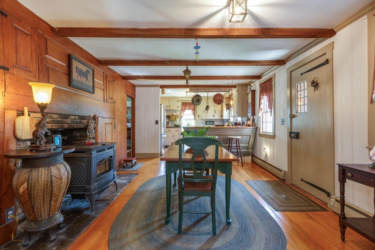 8 Miltimore Road Derry, NH 03038 - Photo 4 of 40