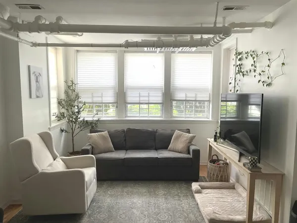 $1,775 | 2257 West Addison Street, Unit G, Chicago, IL 60618