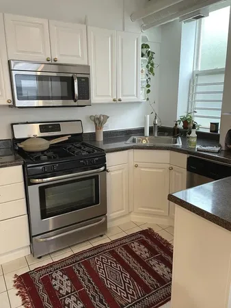 $1,775 | 2257 West Addison Street, Unit G, Chicago, IL 60618