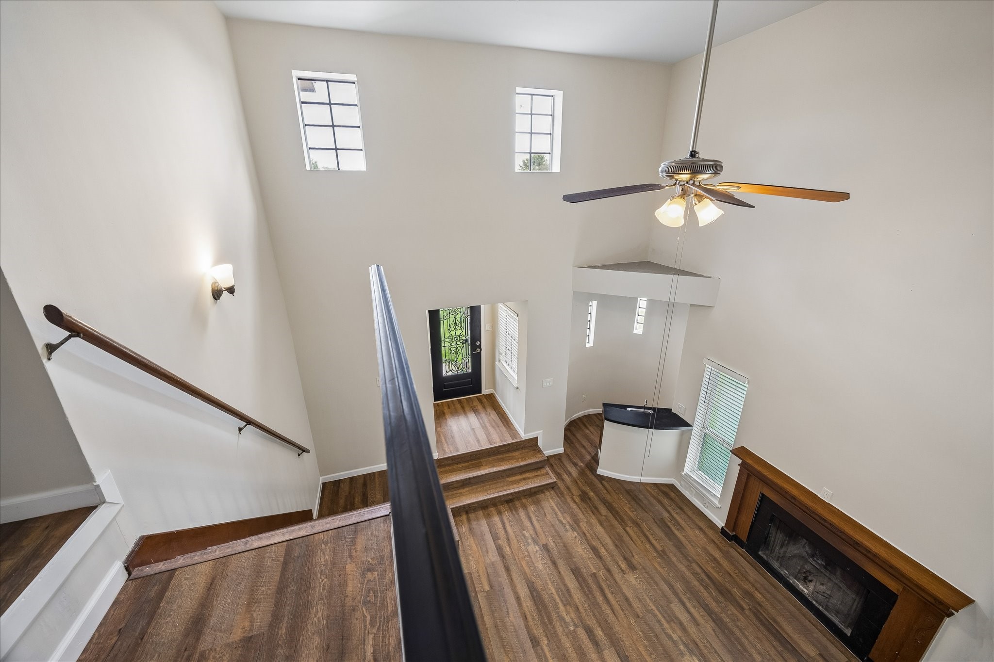 10411 Goodrum Road Houston, TX 77041 - Photo 14 of 25 Upstairs you’ll find all three bedrooms and two full bathrooms