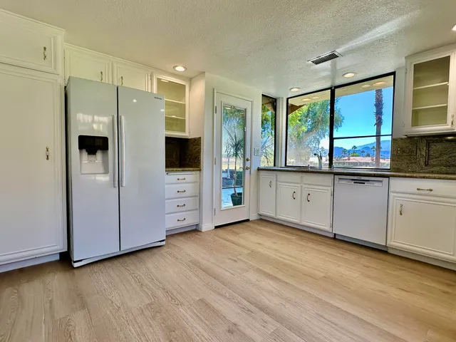 $2,995 | 417 North Sierra Madre, Palm Desert, CA 92260