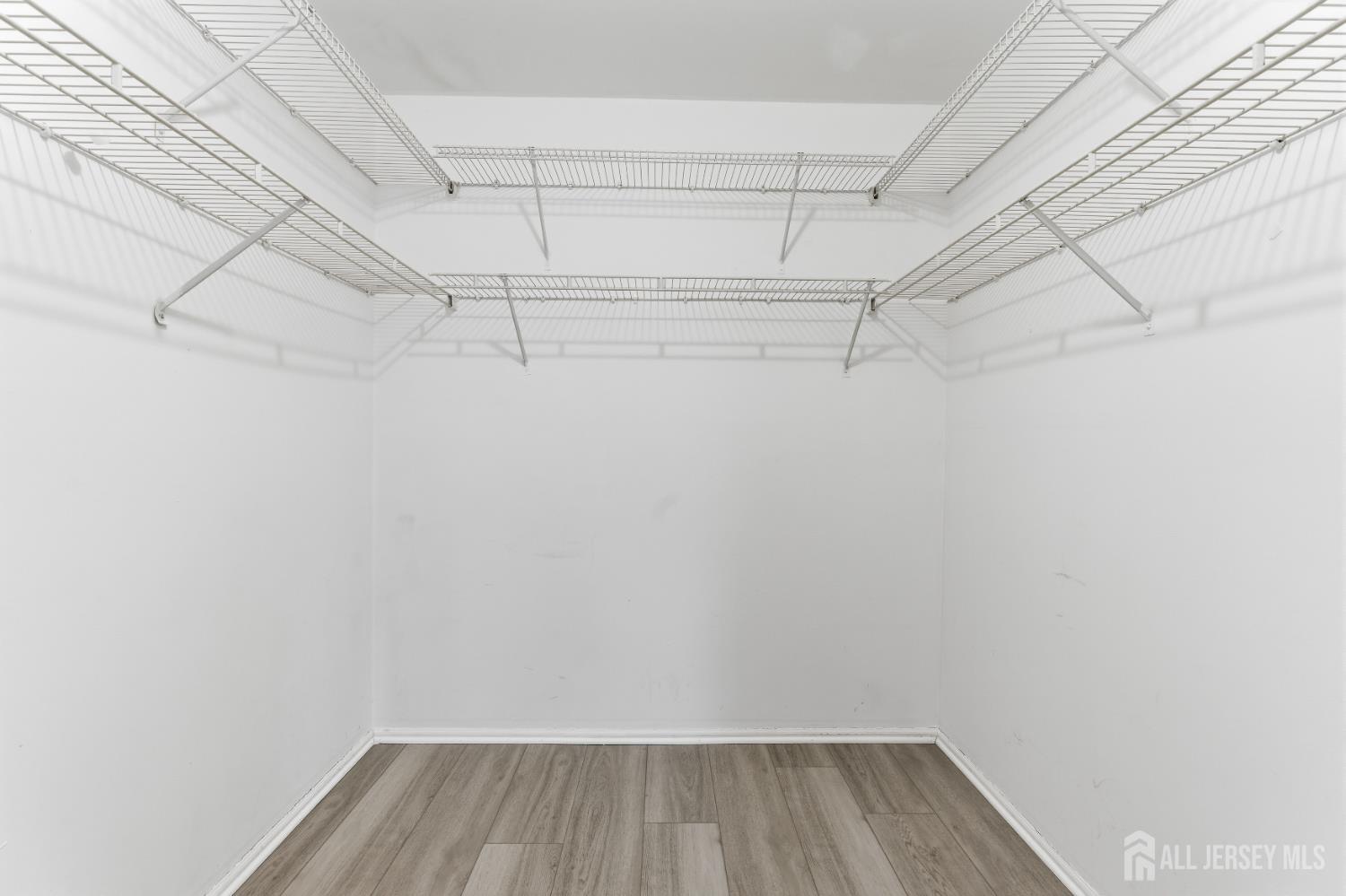 405 Plymouth Road North Brunswick, NJ 08902 - Photo 16 of 26