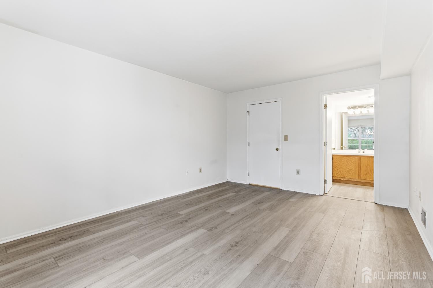 405 Plymouth Road North Brunswick, NJ 08902 - Photo 17 of 26