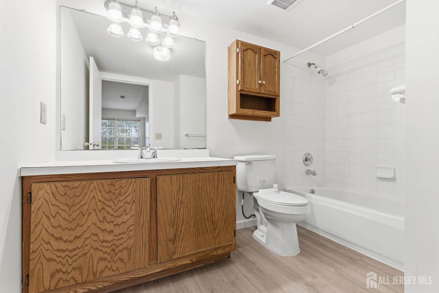 405 Plymouth Road North Brunswick, NJ 08902 - Photo 19 of 26