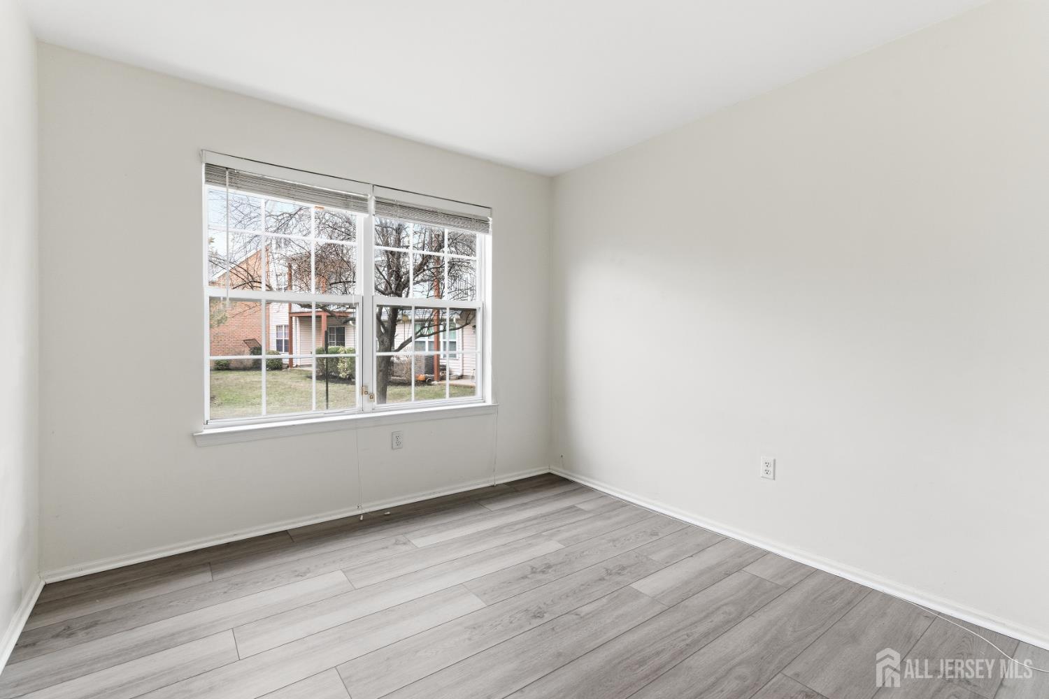 405 Plymouth Road North Brunswick, NJ 08902 - Photo 20 of 26