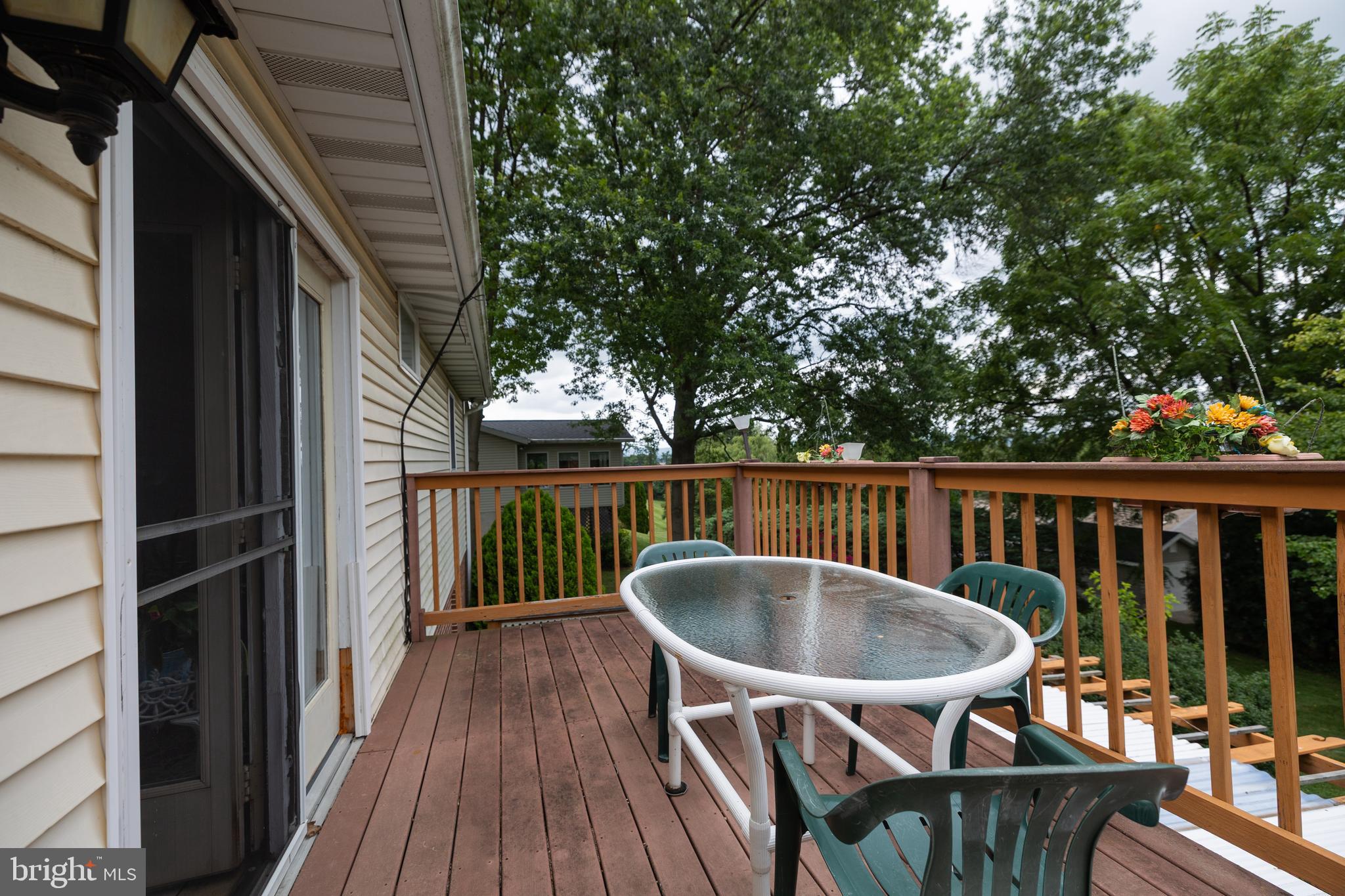 110 Hemlock Road Ephrata, PA 17522 - Photo 31 of 38 Deck
