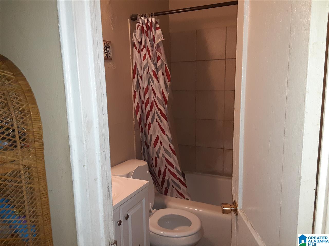 930 21st Street Birmingham, AL 35211 - Photo 4 of 5