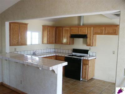 8358 South Alta Avenue Reedley, CA 93654 - Photo 5 of 15 KITCHEN.