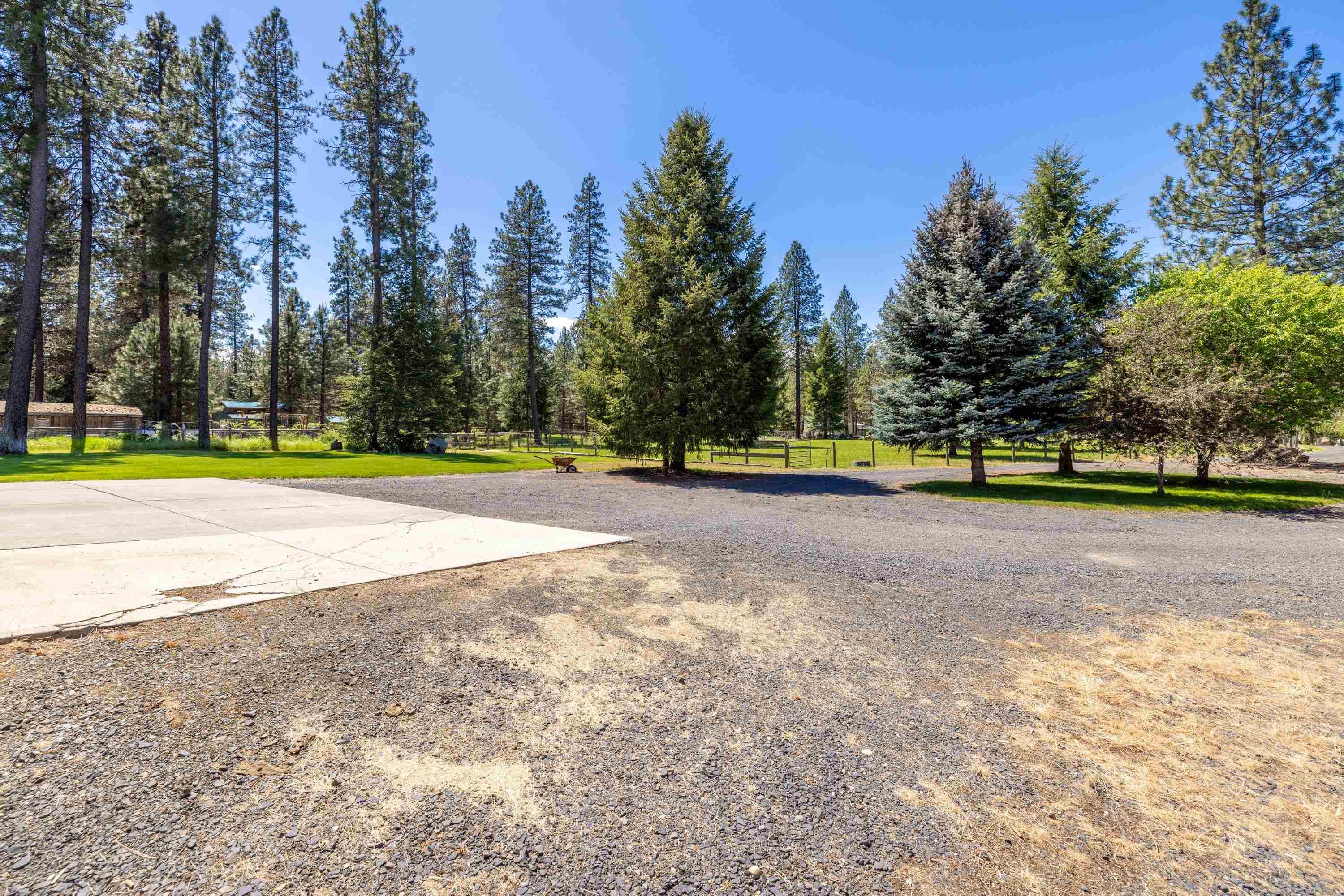 32410 North Ridge Road Chattaroy, WA 99003 - Photo 13 of 50