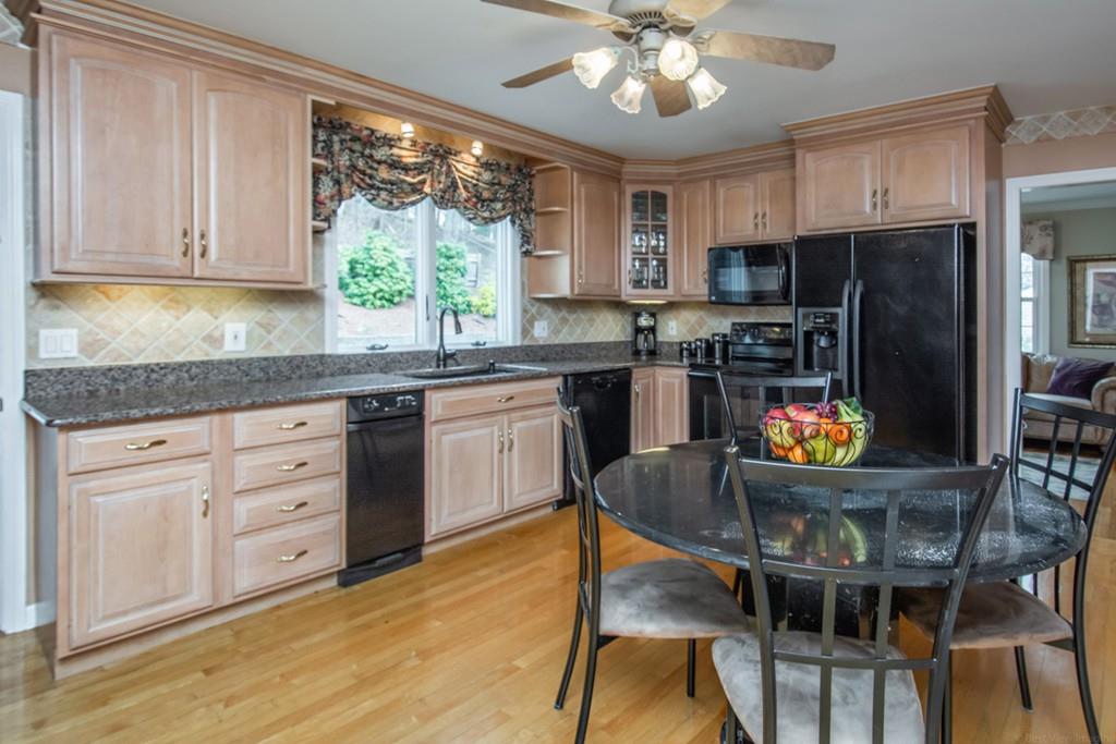 17 Old Brook Road Shrewsbury, MA 01545 - Photo 10 of 42 Gallery Image 10