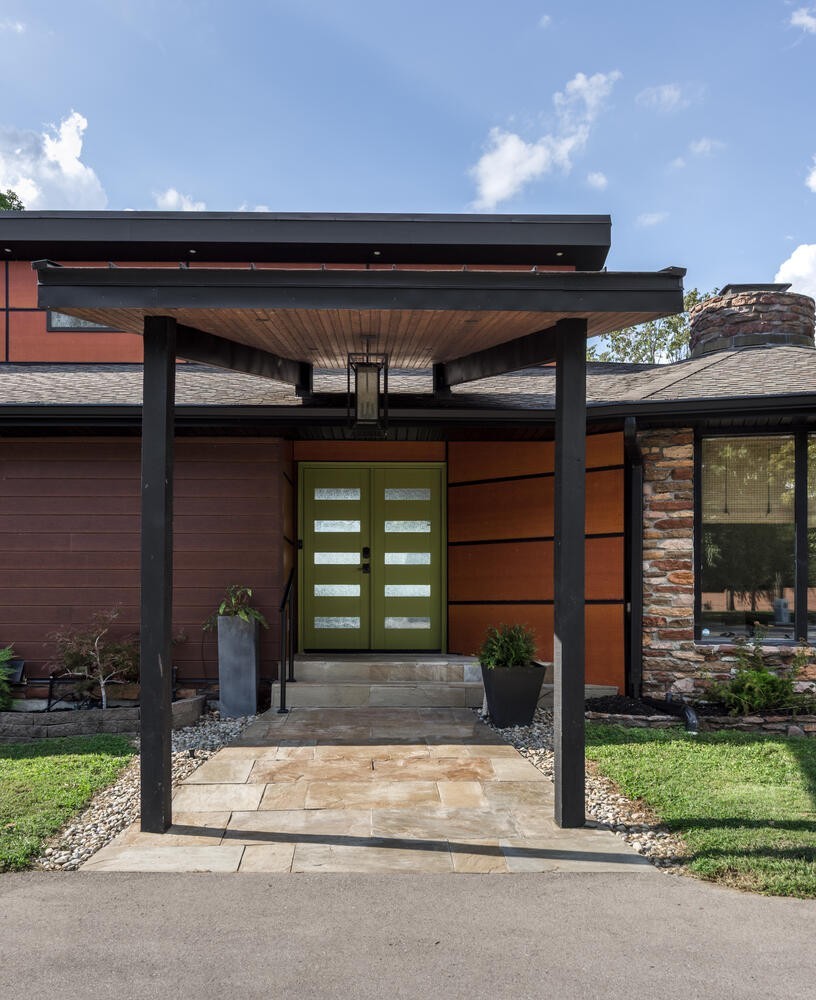 104 Windward Point Hendersonville, TN 37075 - Photo 4 of 49 a front view of a house