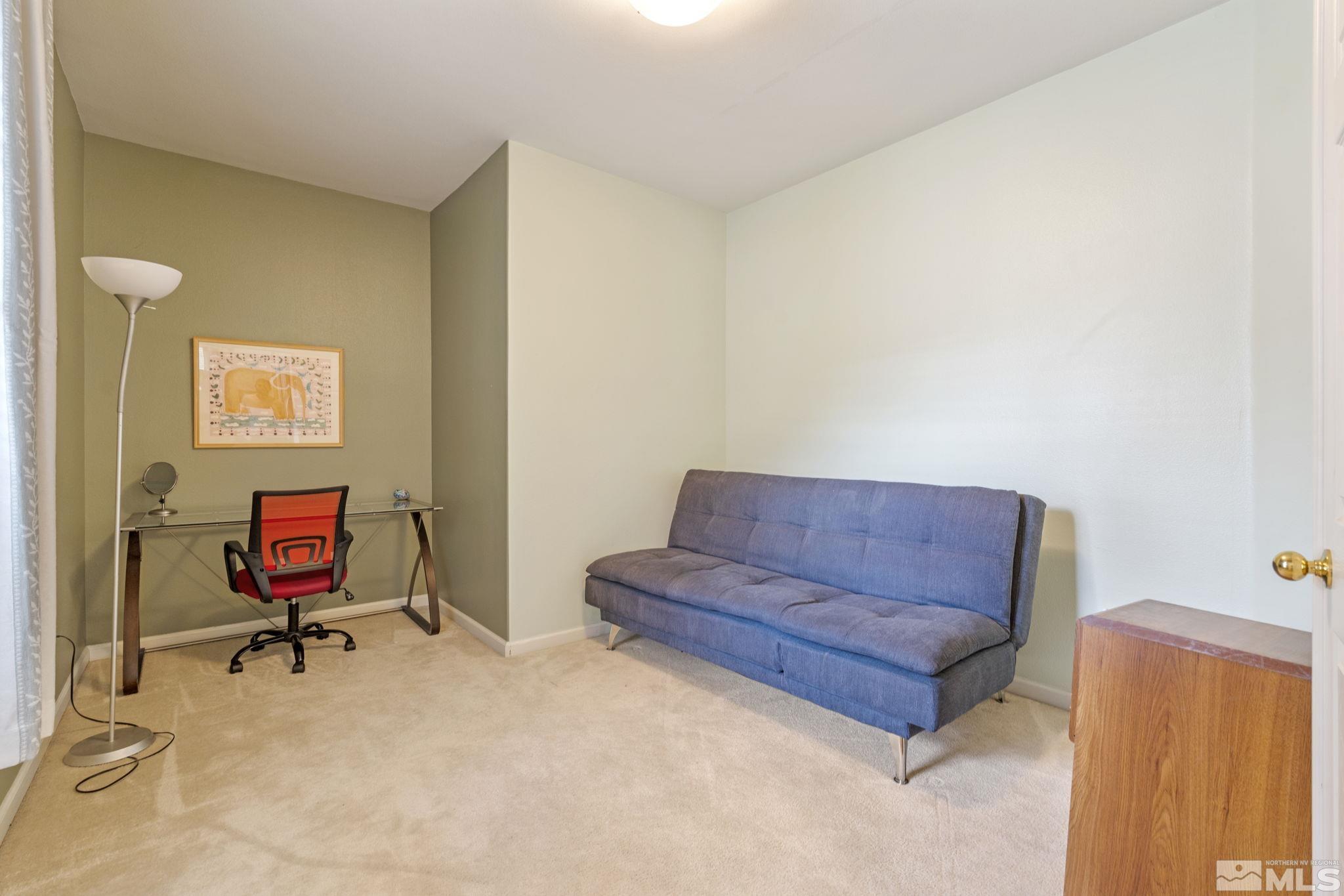 10465 Summershade Lane Reno, NV 89521 - Photo 20 of 30 a living room with furniture