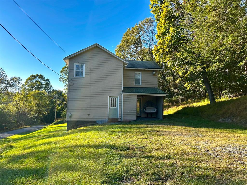 700 Rubright Road Apollo, PA 15613 - Photo 1 of 26 Gallery Image 1